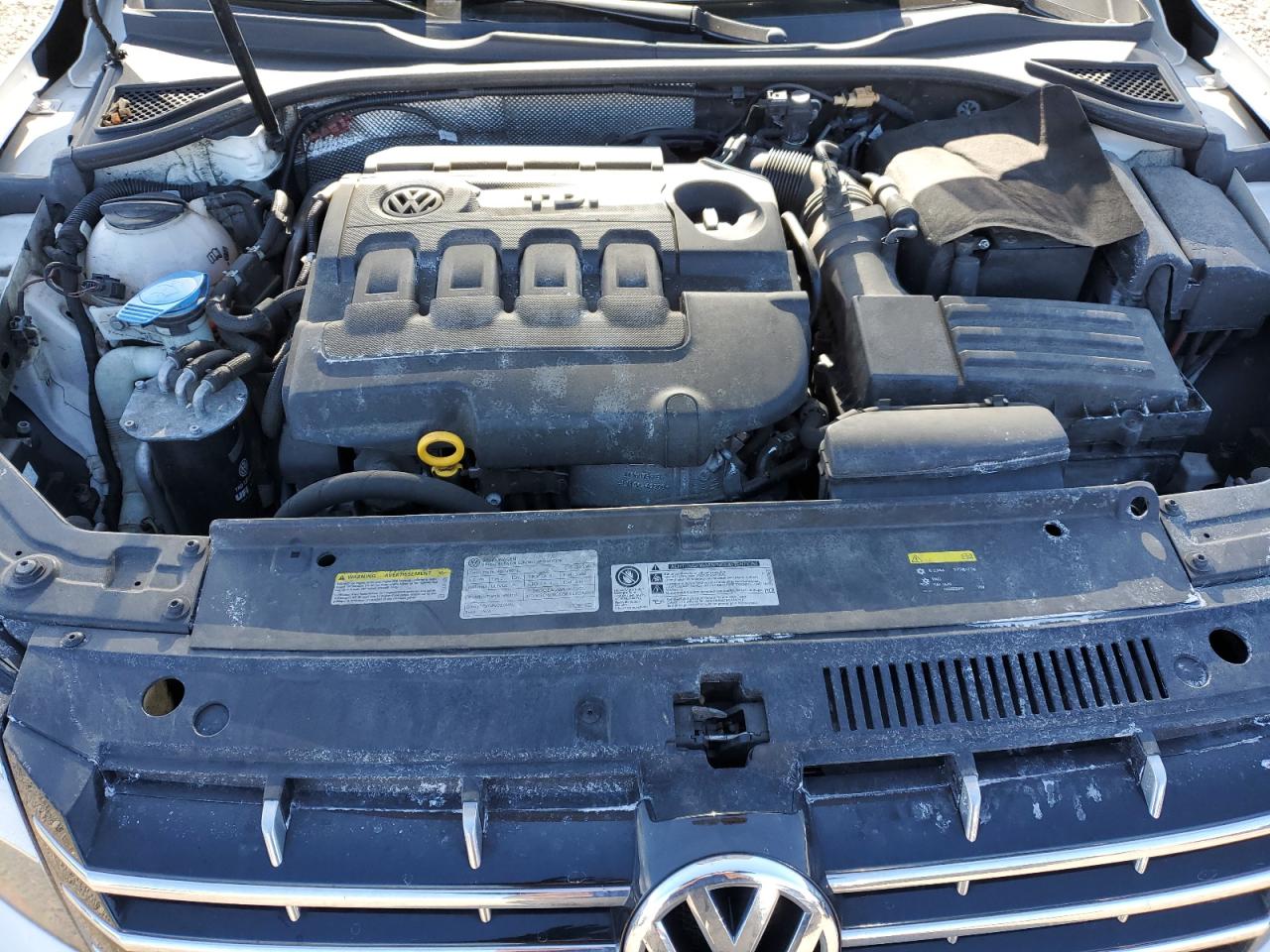 2015 Volkswagen Passat - Image 11