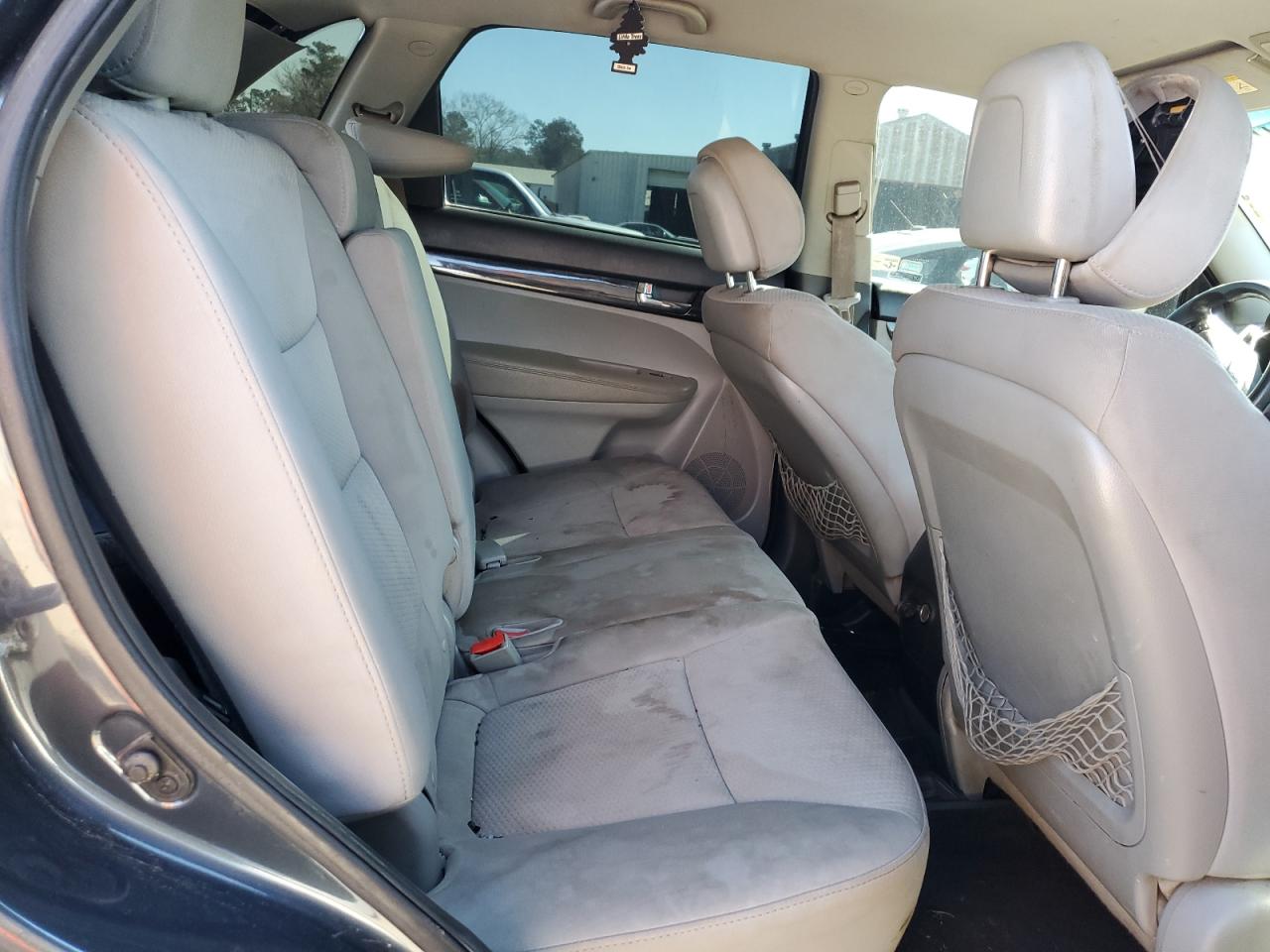 2011 Kia Sorento - Image 11