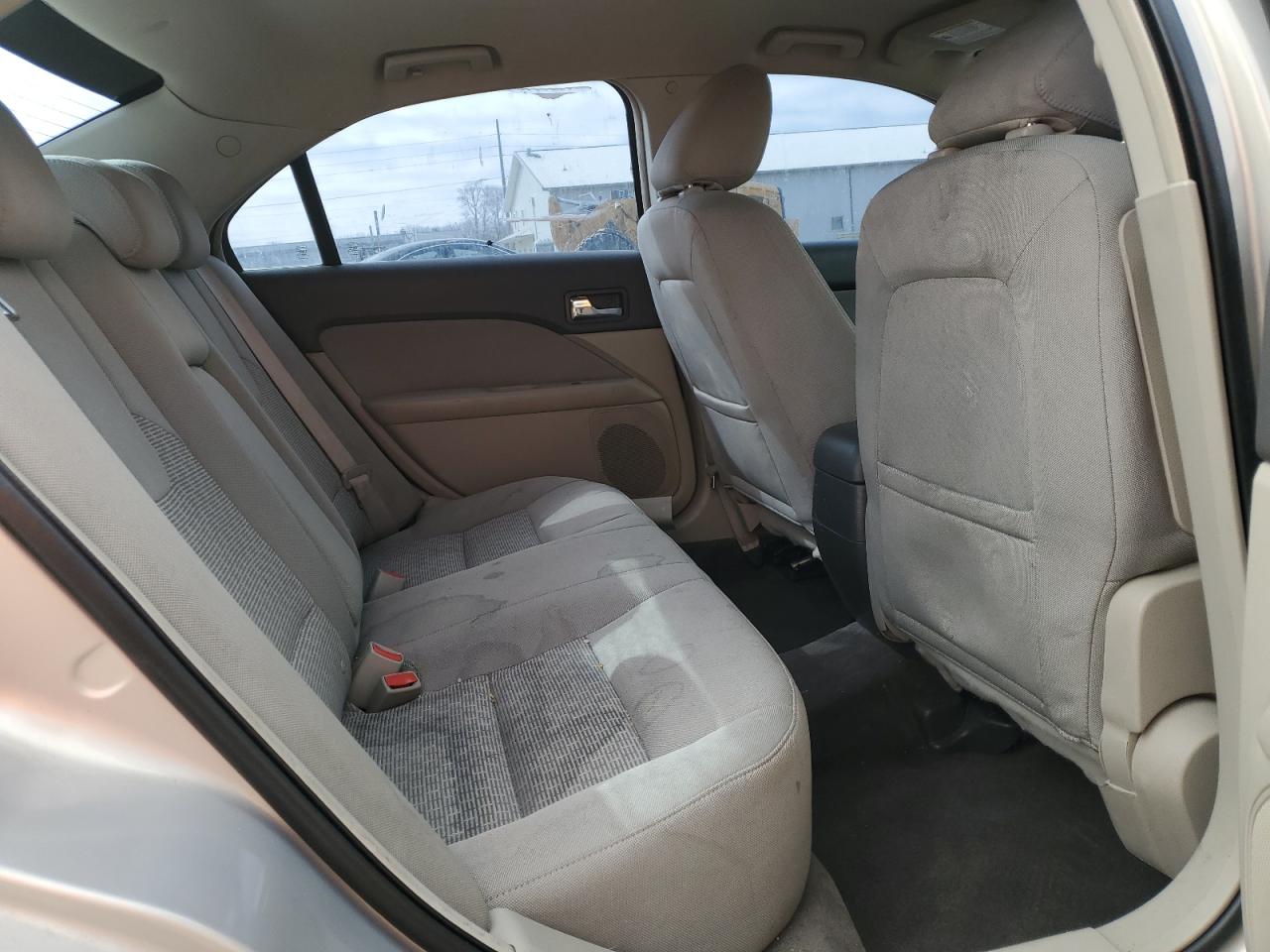 2010 Ford Fusion - Image 10