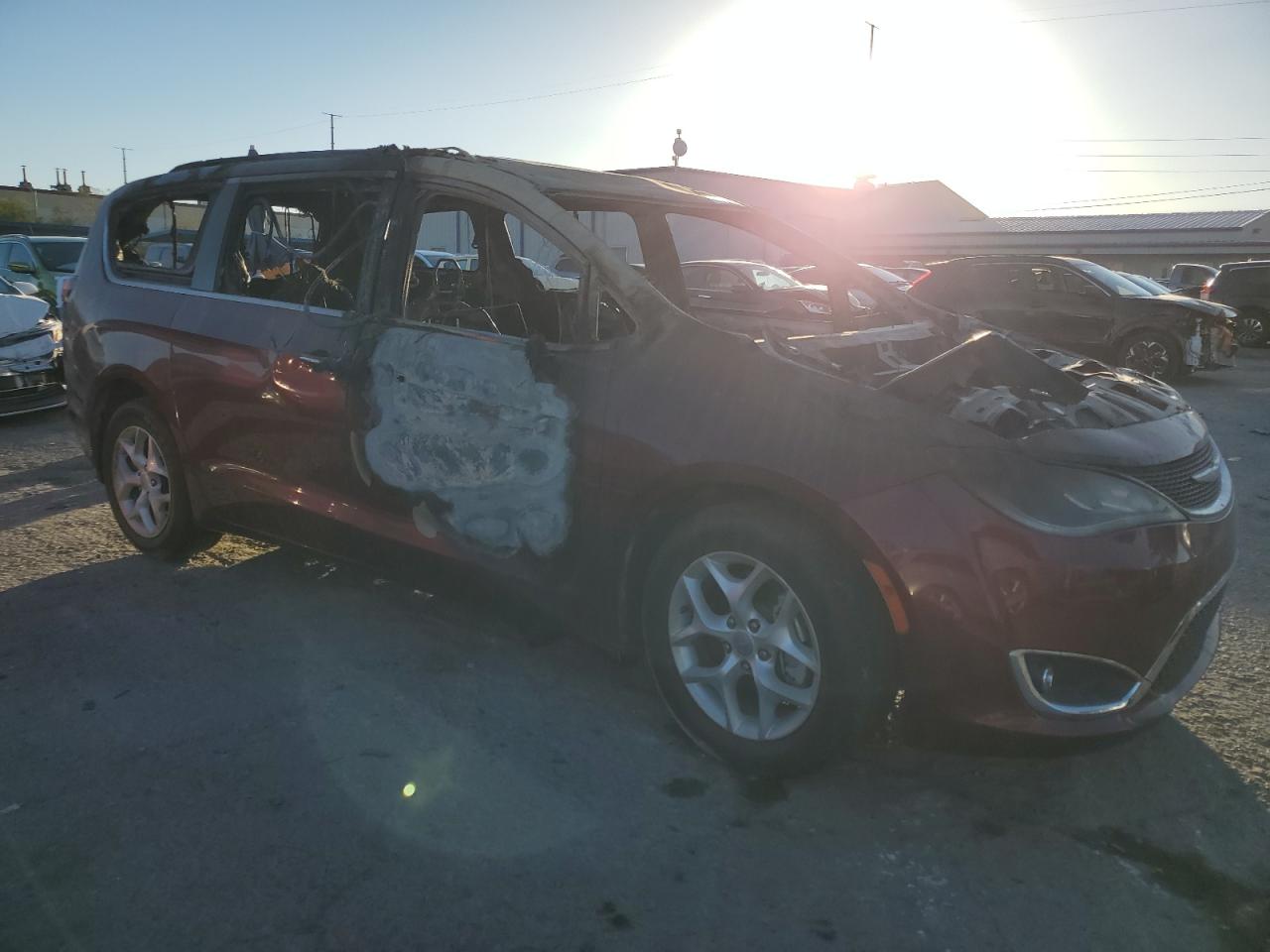 2017 Chrysler Pacifica - Image 4
