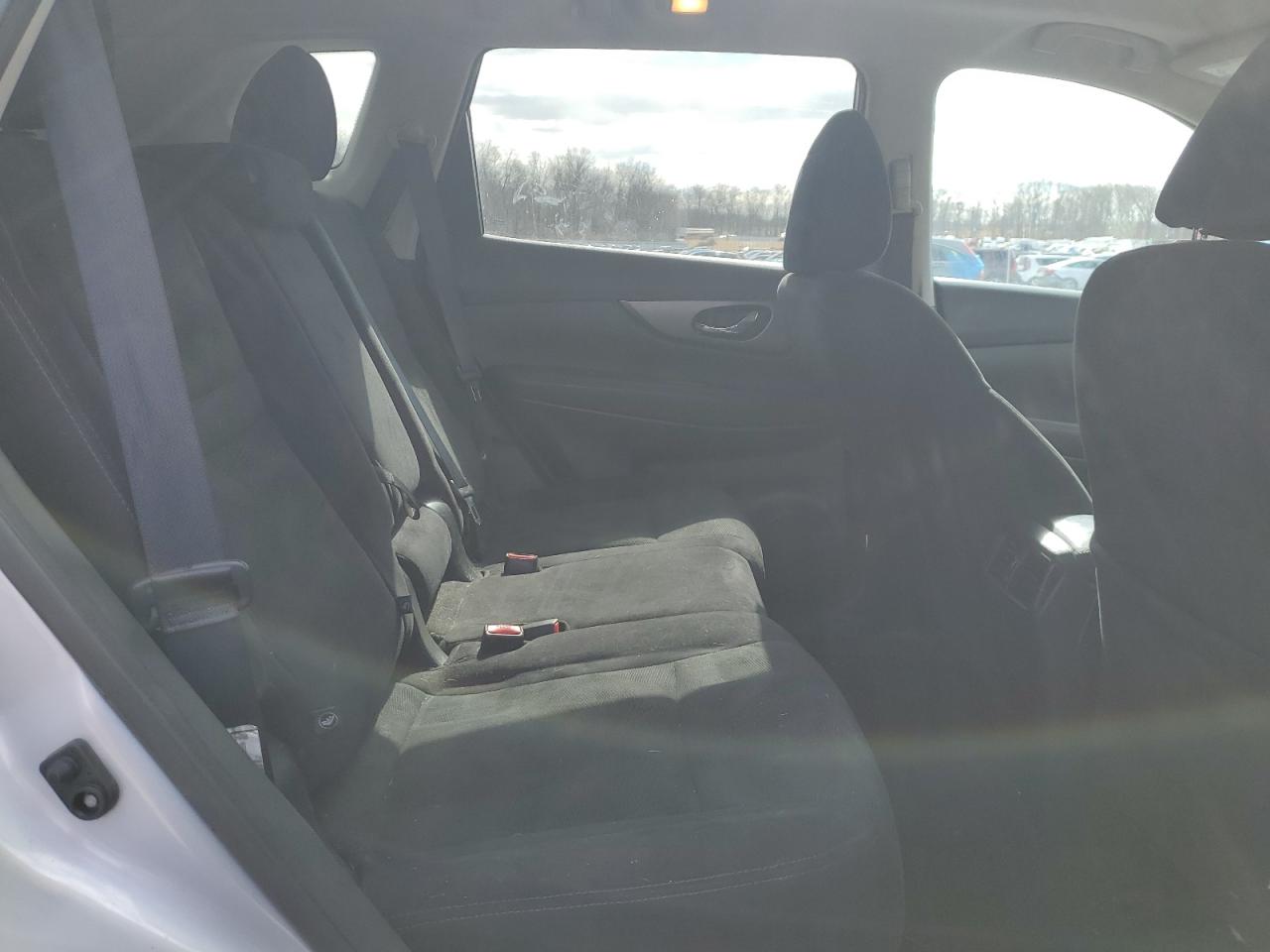 2016 Nissan Rogue - Image 11
