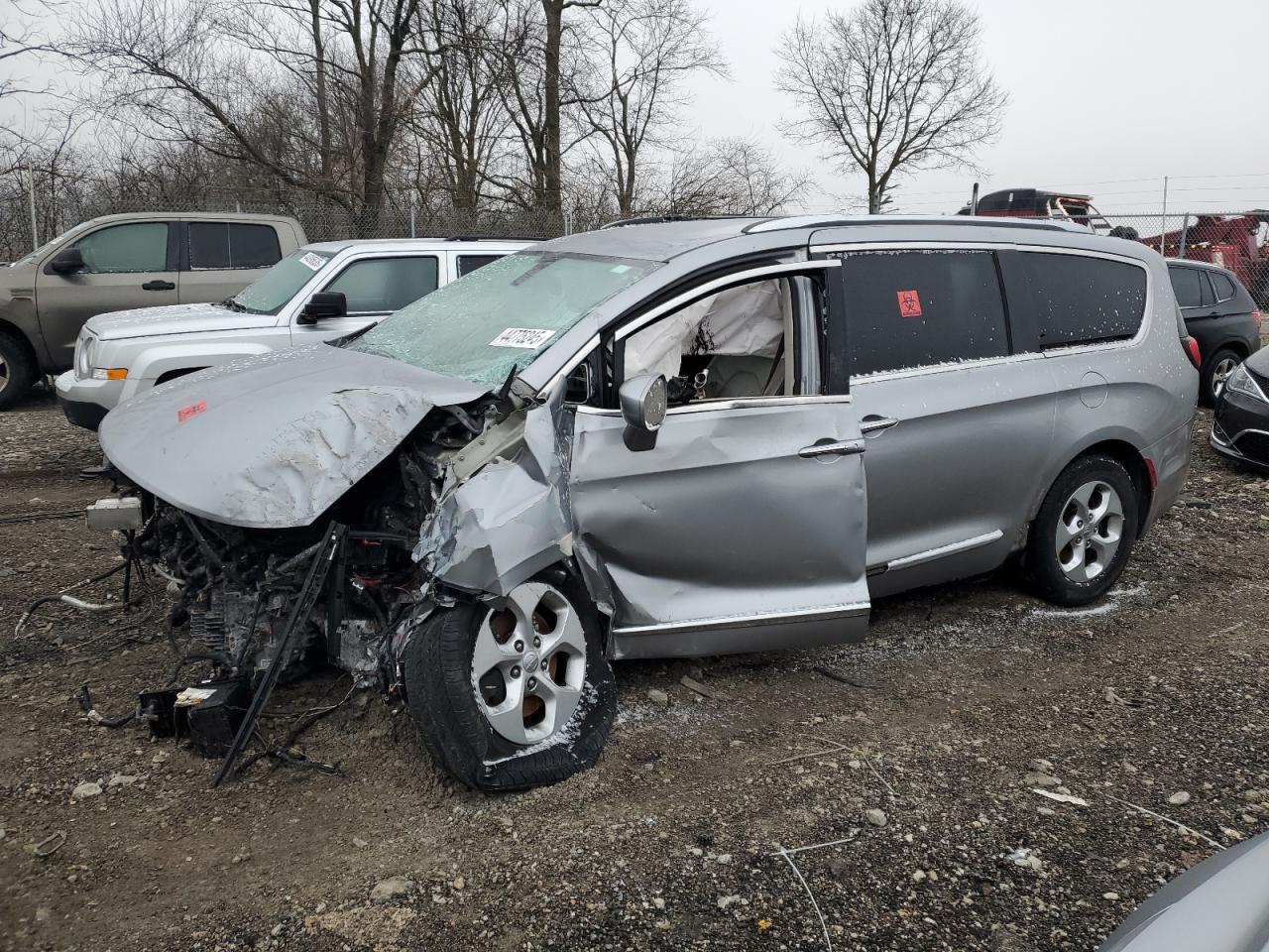 2017 Chrysler Pacifica - Image 1