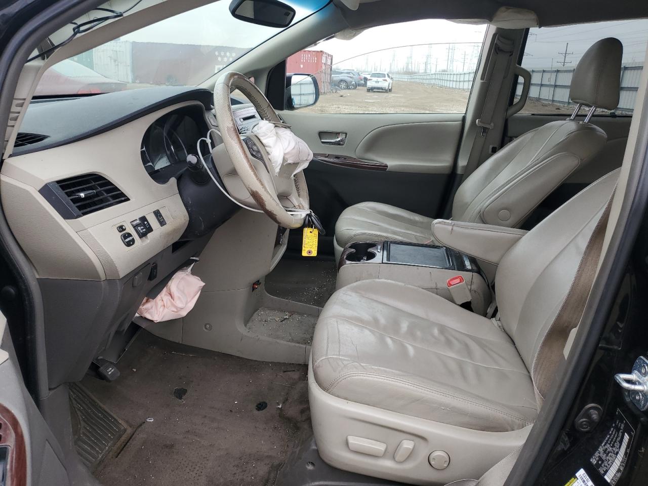 2014 Toyota Sienna - Image 7