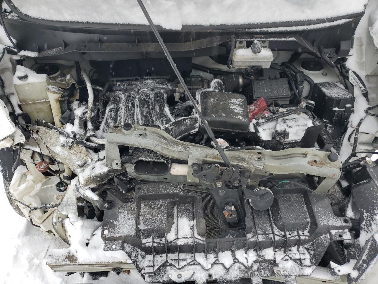2015 Nissan NV - Image 12
