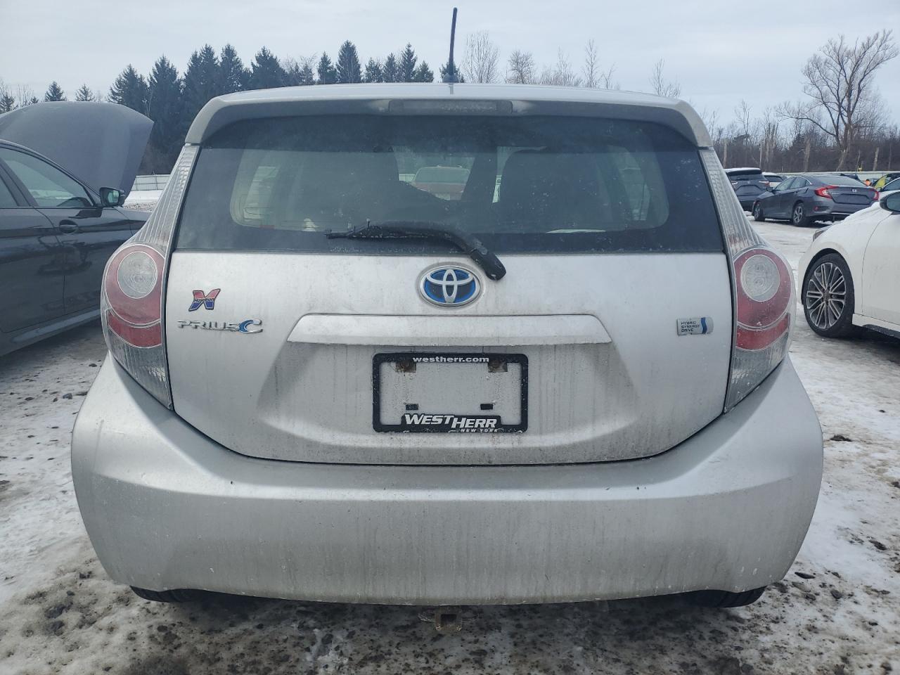 2014 Toyota Prius - Image 6