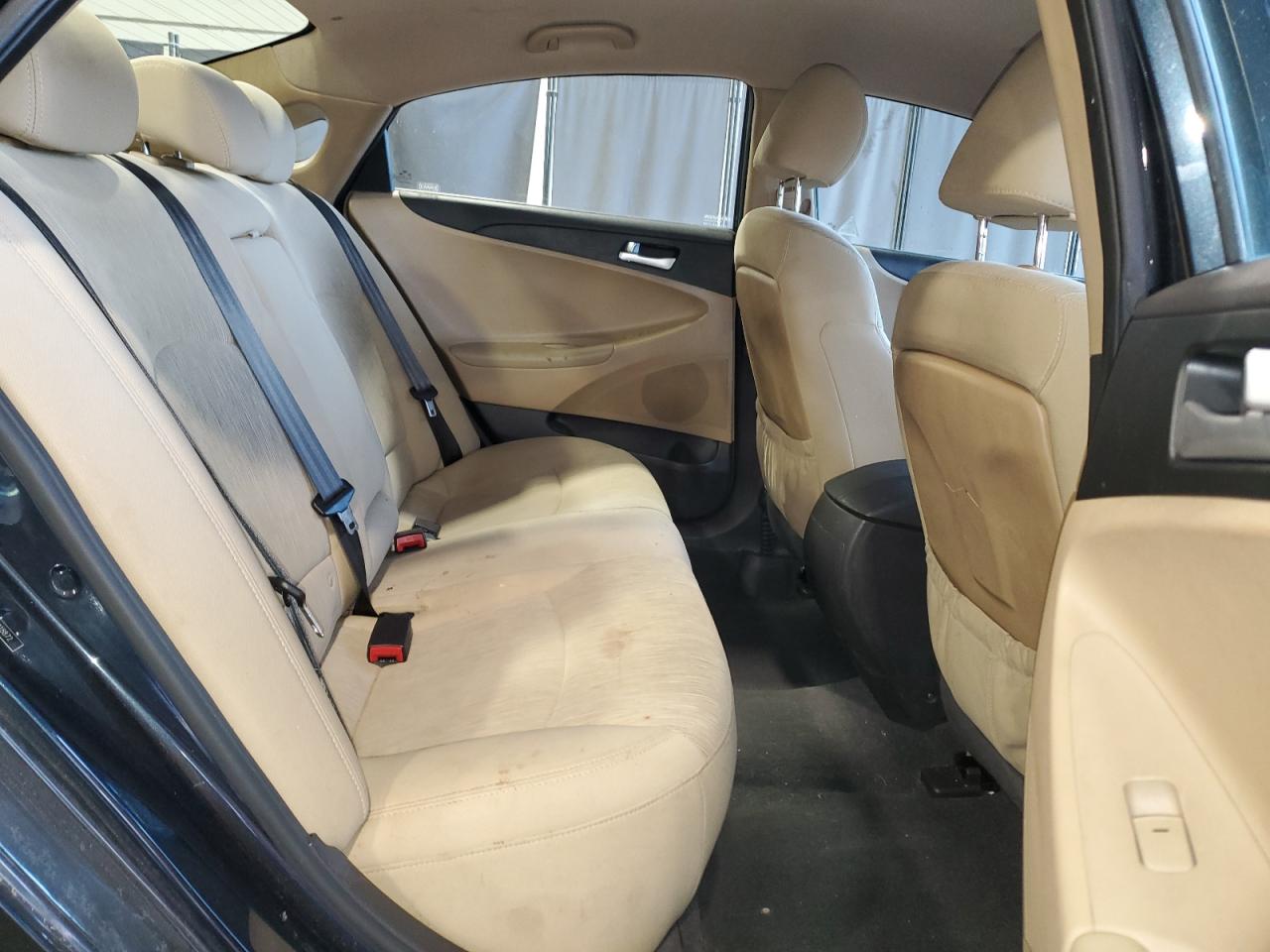 2012 Hyundai Sonata - Image 10
