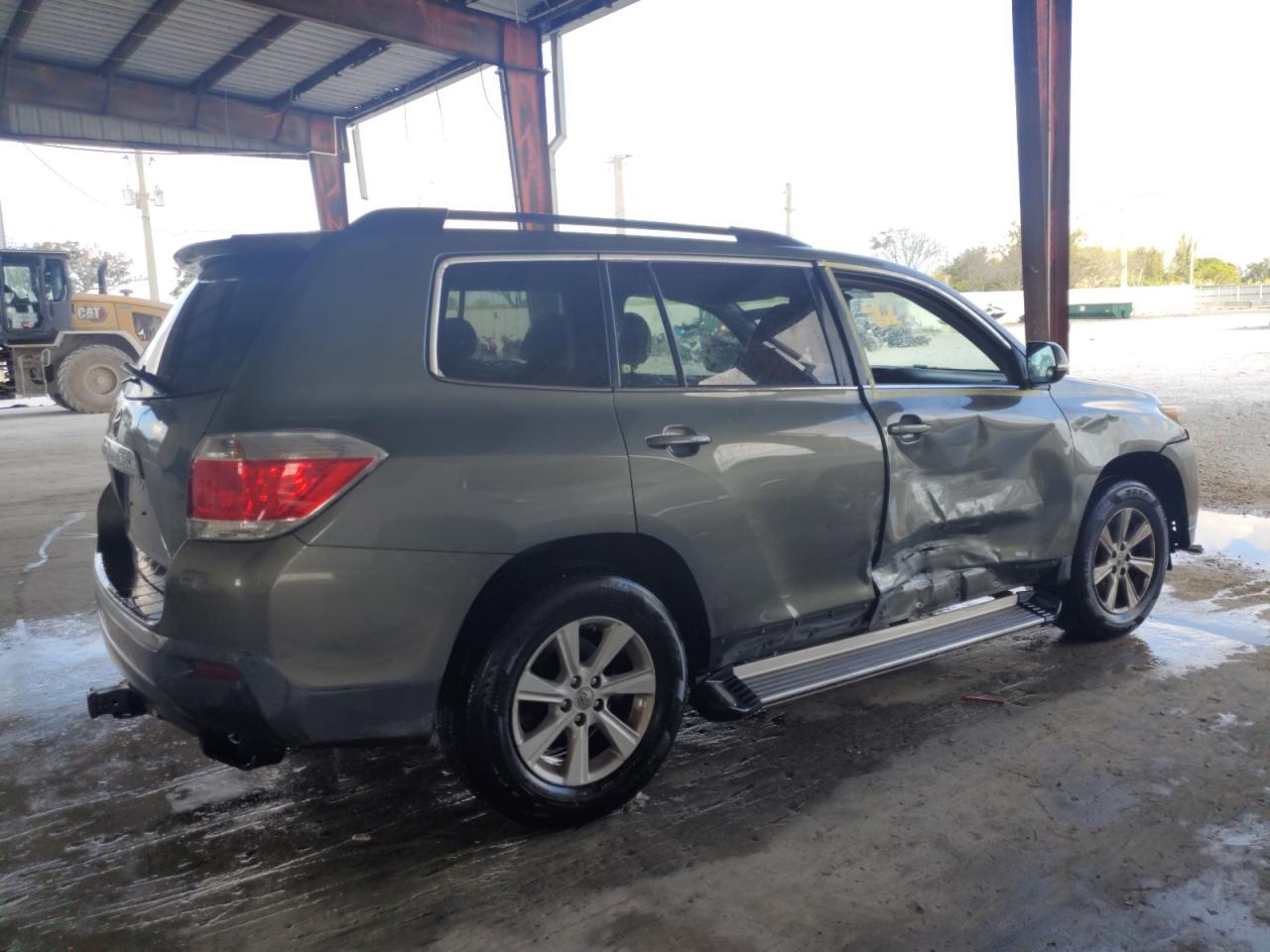 2011 Toyota Highlander - Image 3