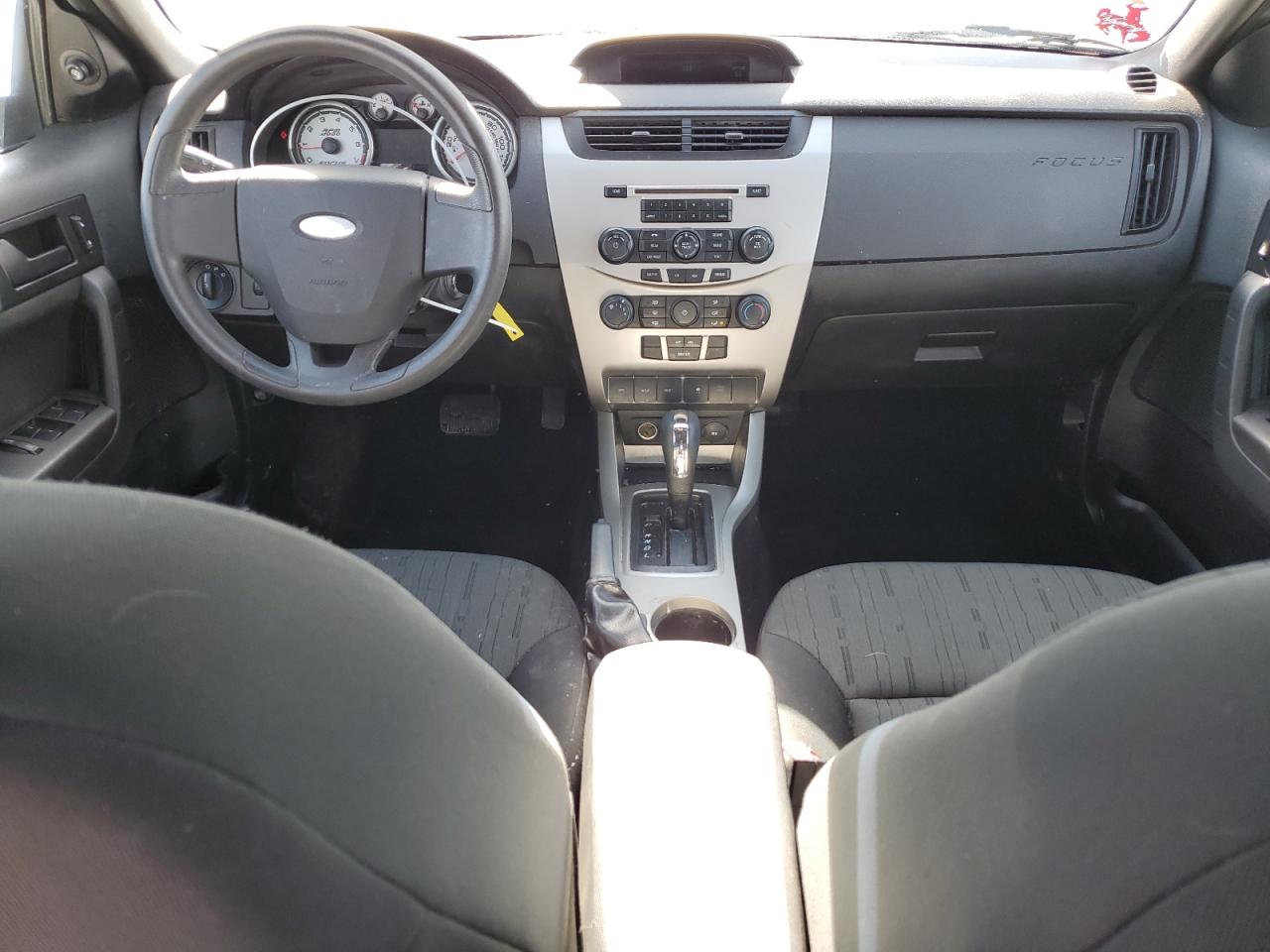 2010 Ford Focus - Image 8