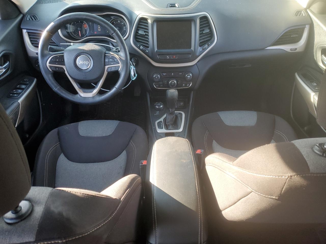 2018 Jeep Grand Cherokee - Image 8