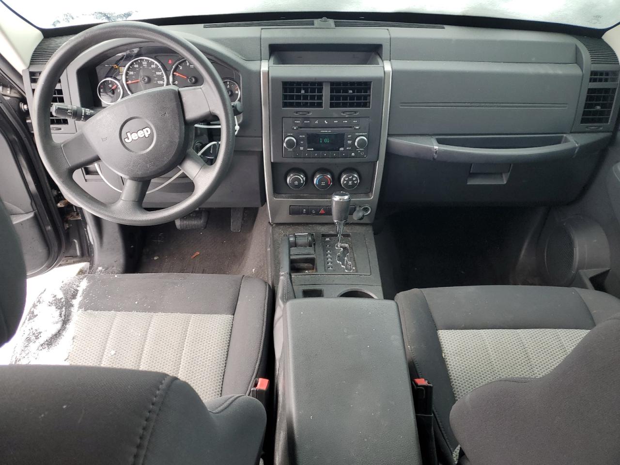 2010 Jeep Liberty (North America) - Image 8