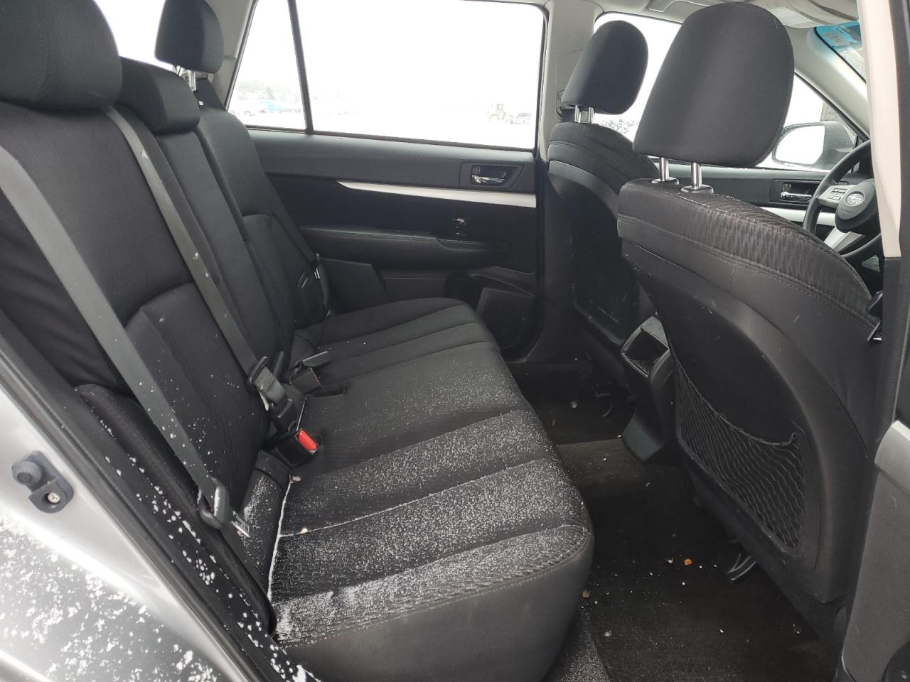 2011 Subaru Outback - Image 11
