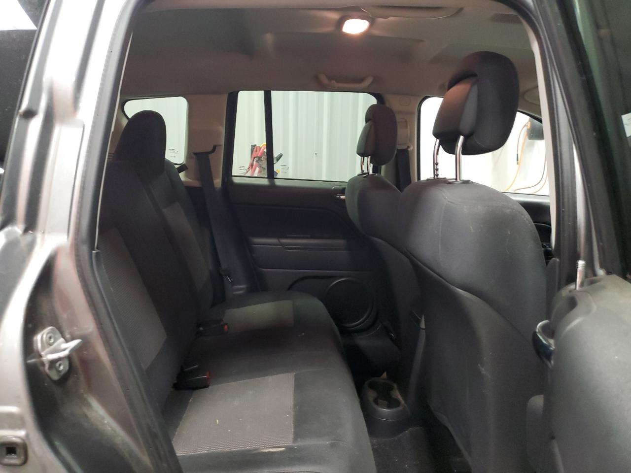 2011 Jeep Compass - Image 12
