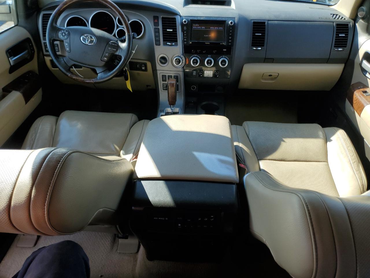 2010 Toyota Sequoia - Image 8