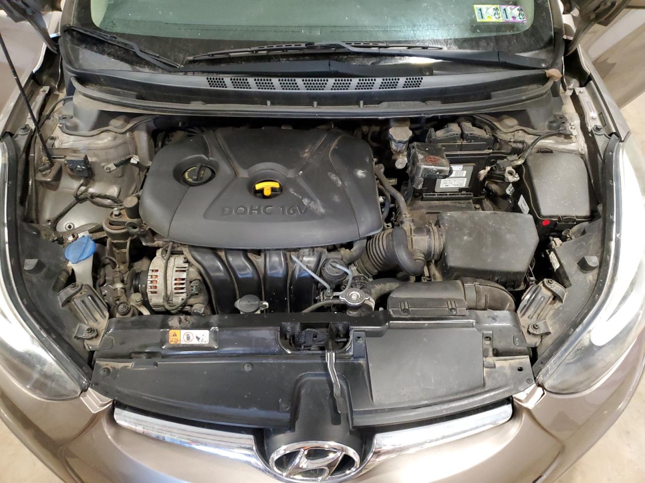 2015 Hyundai Elantra - Image 11