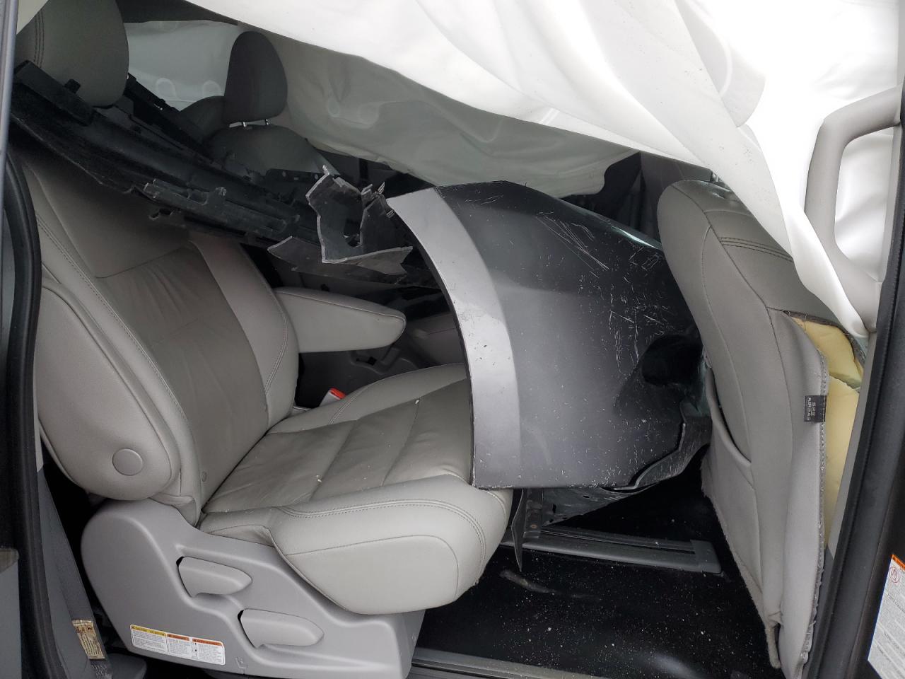 2020 Toyota Sienna - Image 11