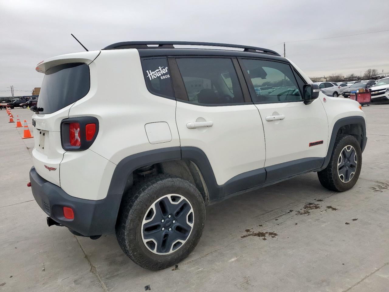 2016 Jeep Renegade - Image 3