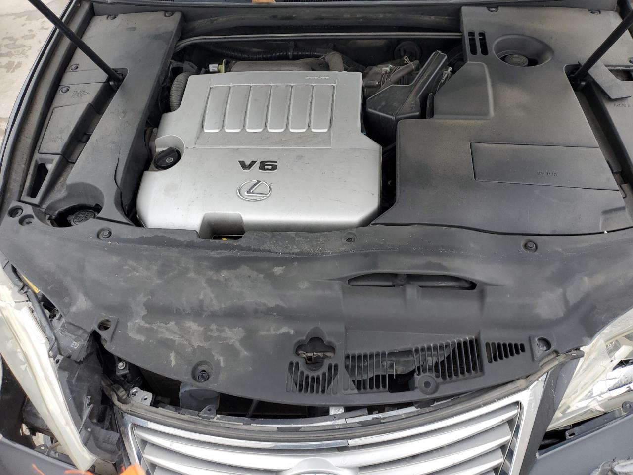 2010 Lexus ES - Image 11