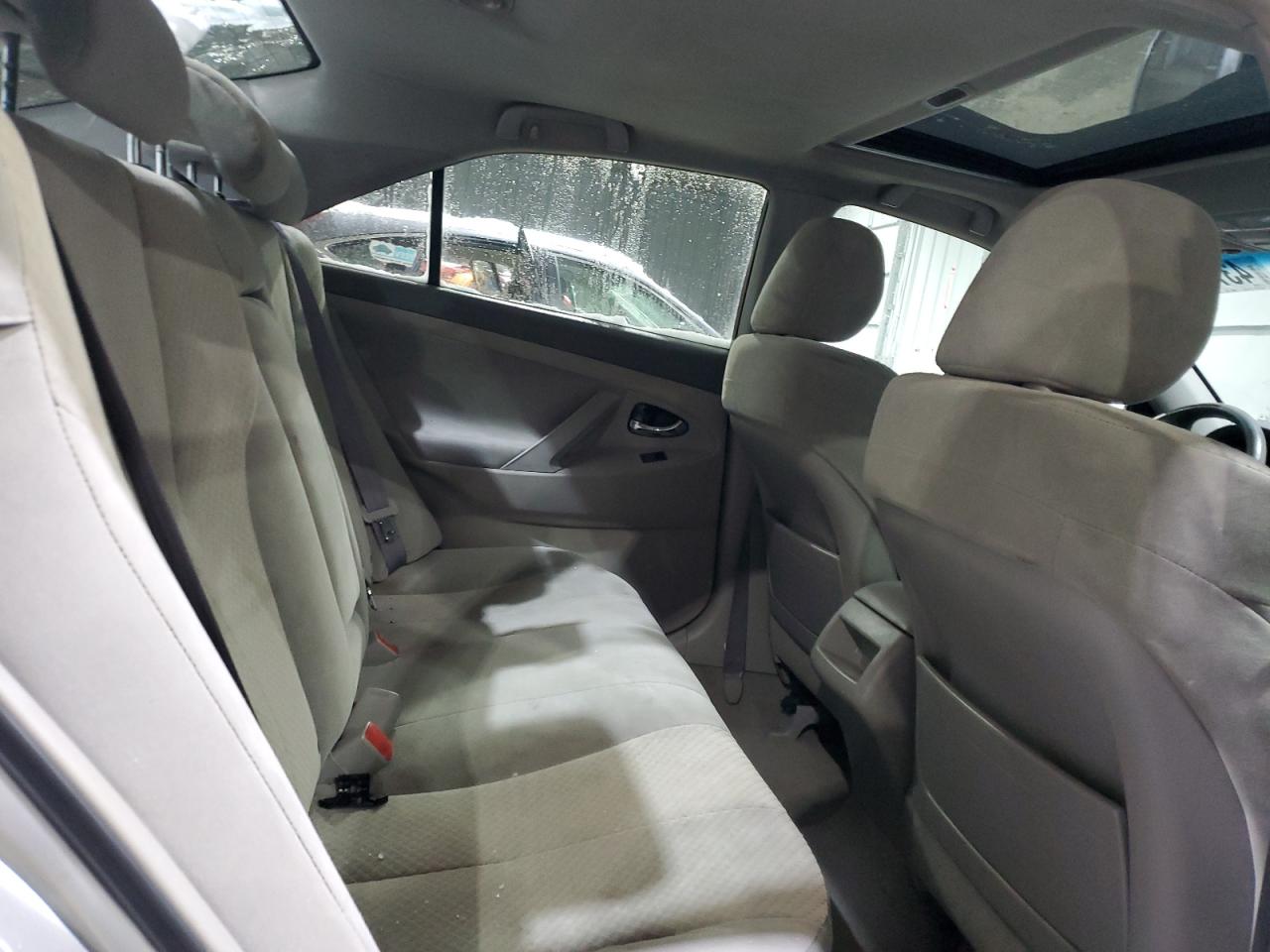 2009 Toyota Camry - Image 10