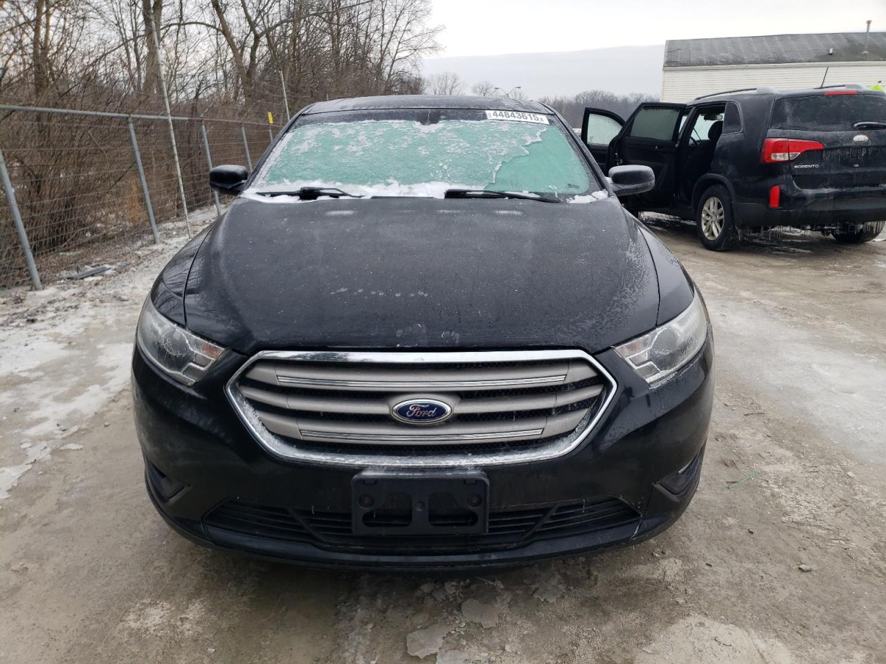 2014 Ford Taurus - Image 5