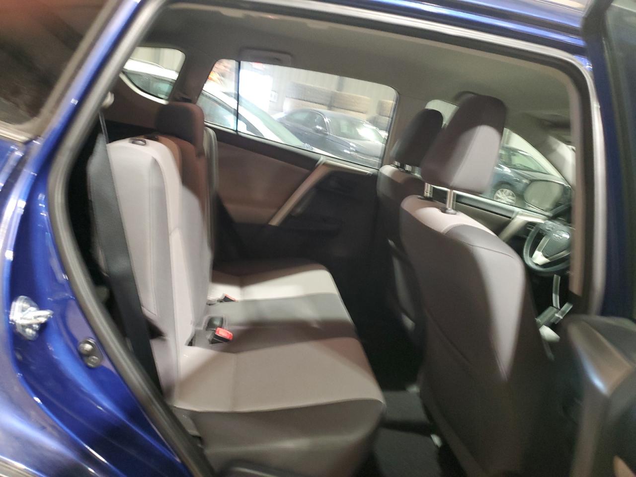 2015 Toyota RAV 4 - Image 11