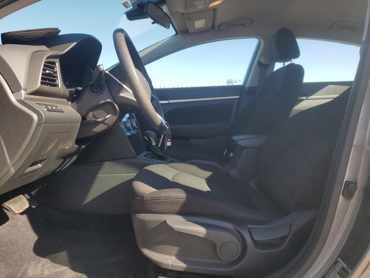 2019 Hyundai Elantra - Image 7