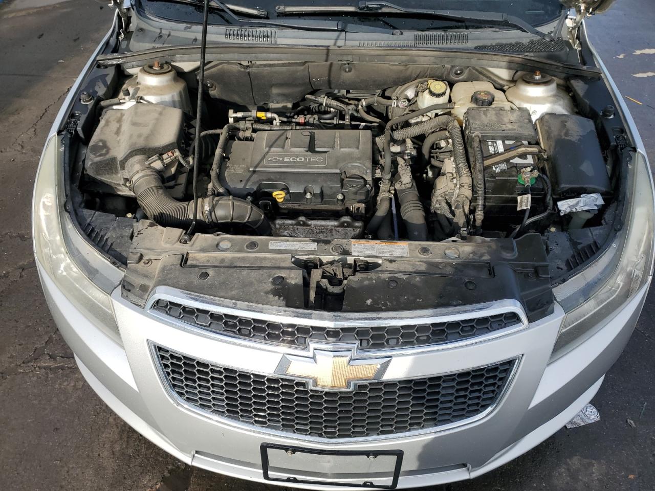 2013 Chevrolet Cruze - Image 11
