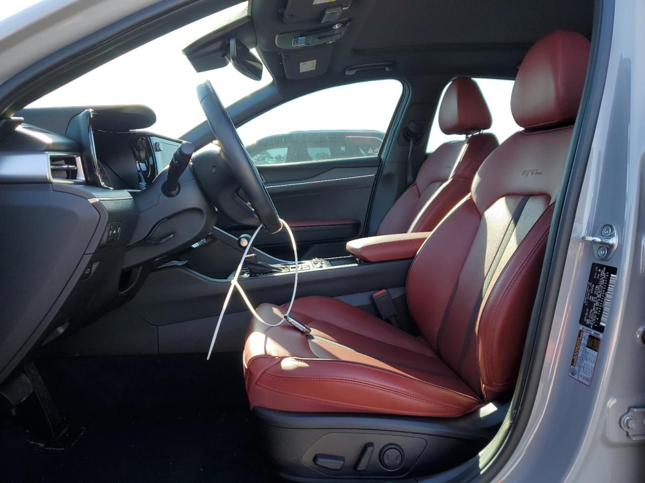 2024 Kia K5 - Image 7
