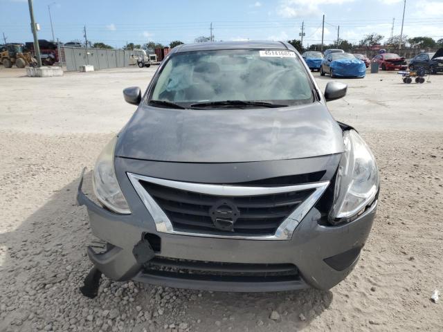  NISSAN VERSA 2016 Srebrny