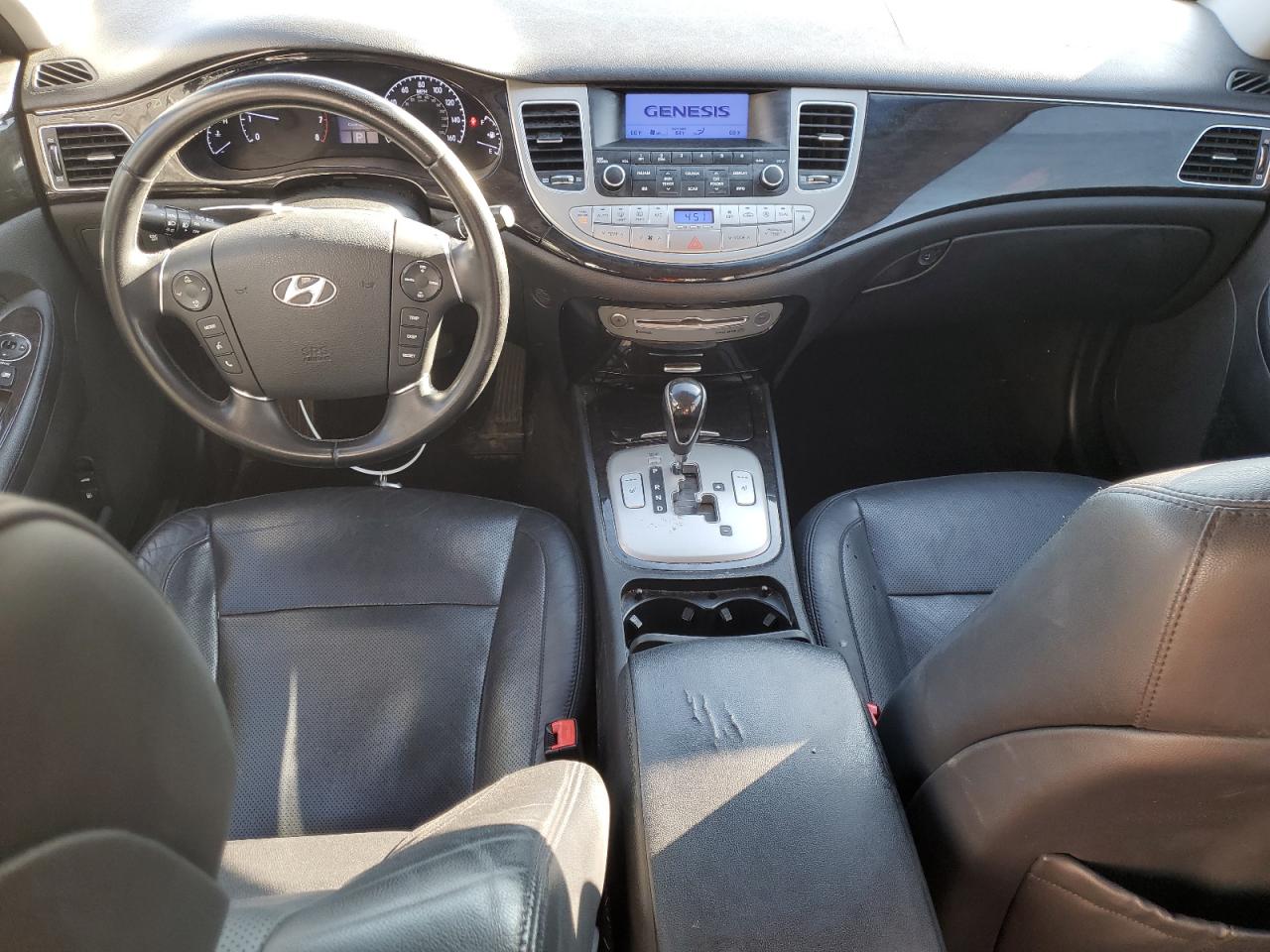 2013 Hyundai Genesis - Image 8