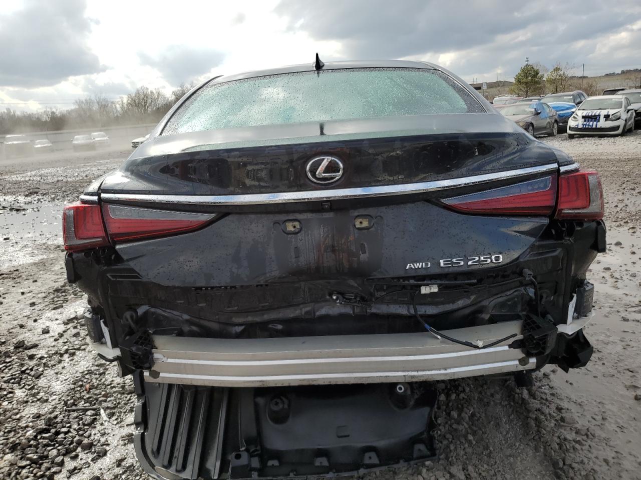2021 Lexus ES - Image 6