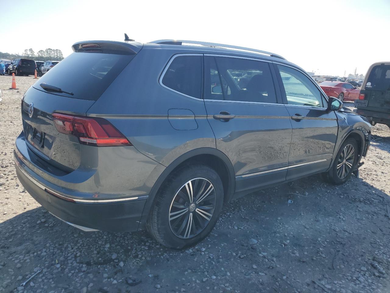 2019 Volkswagen Tiguan - Image 3