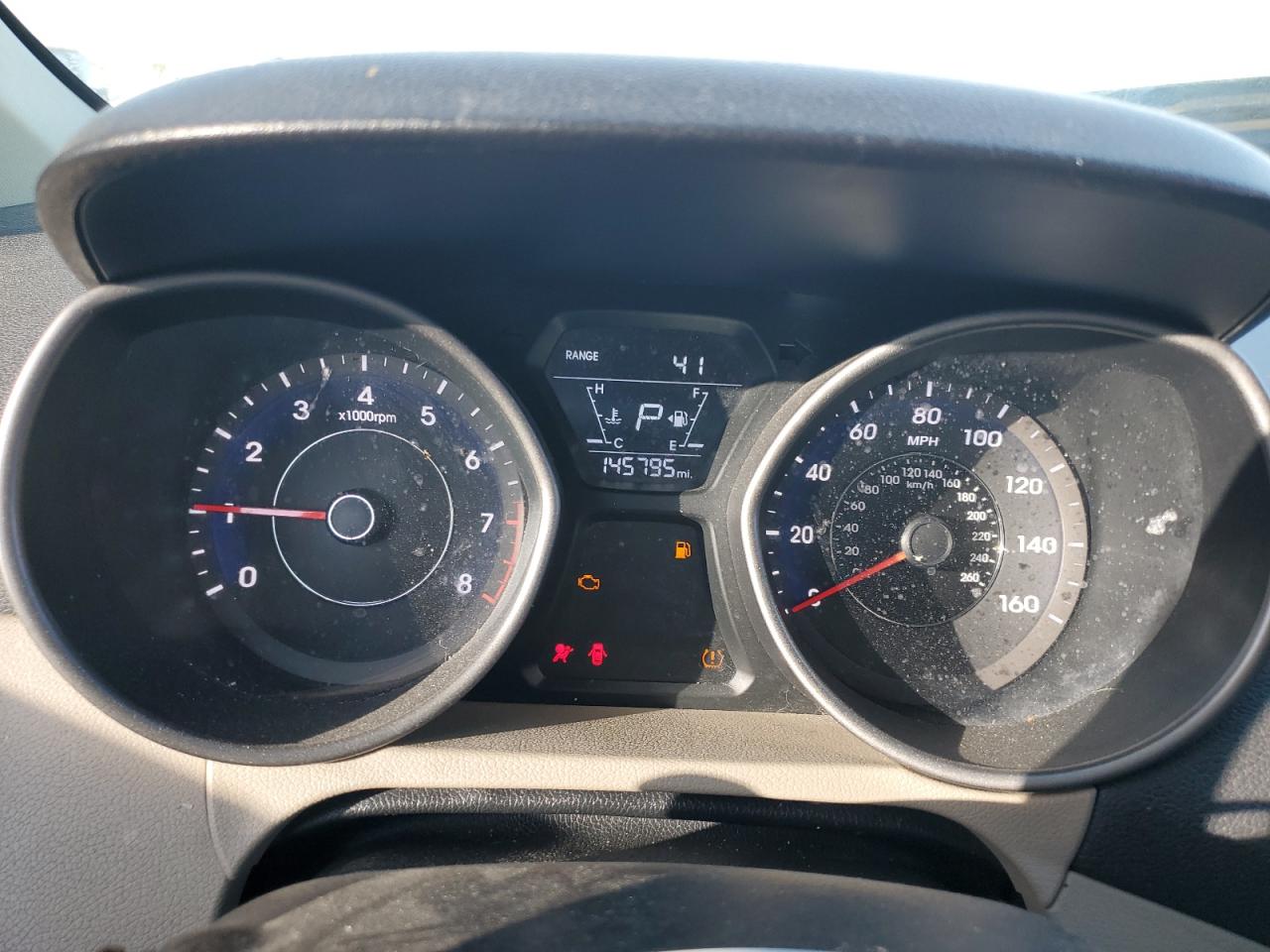 2016 Hyundai Elantra - Image 9