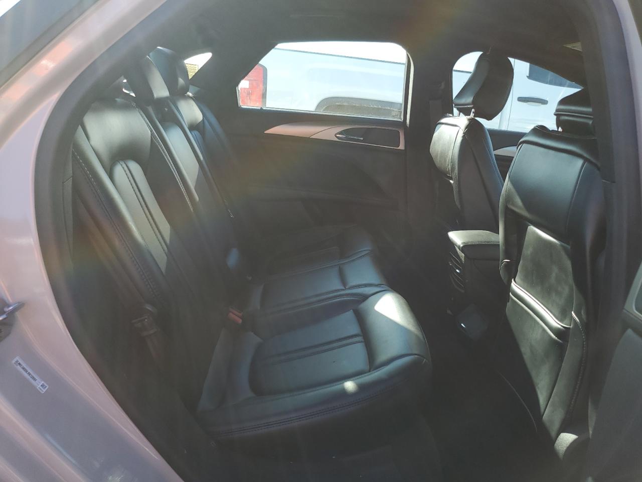 2020 Lincoln MKZ - Image 10