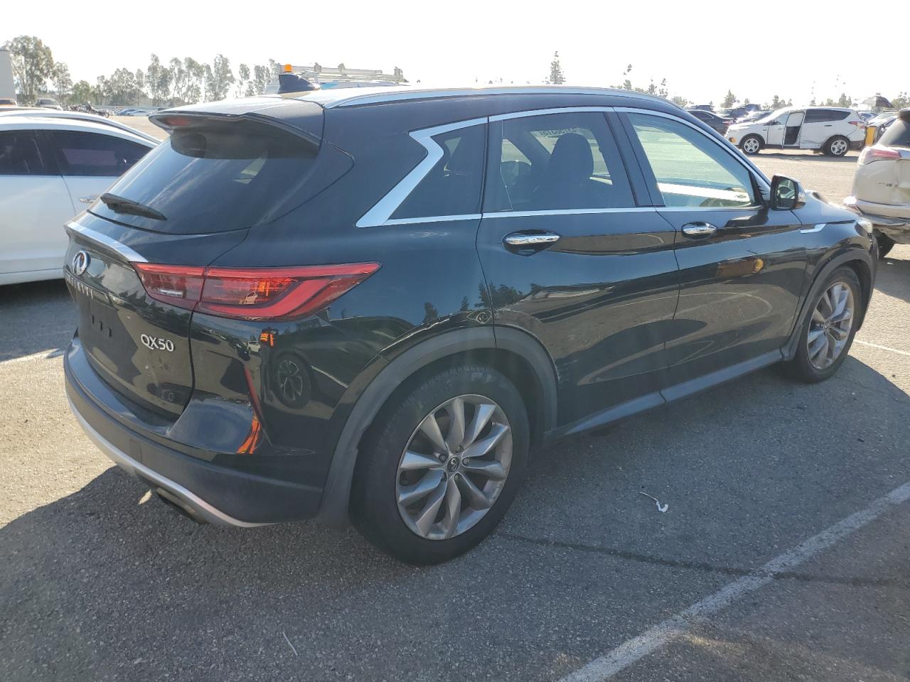 2019 Infiniti QX50 - Image 3