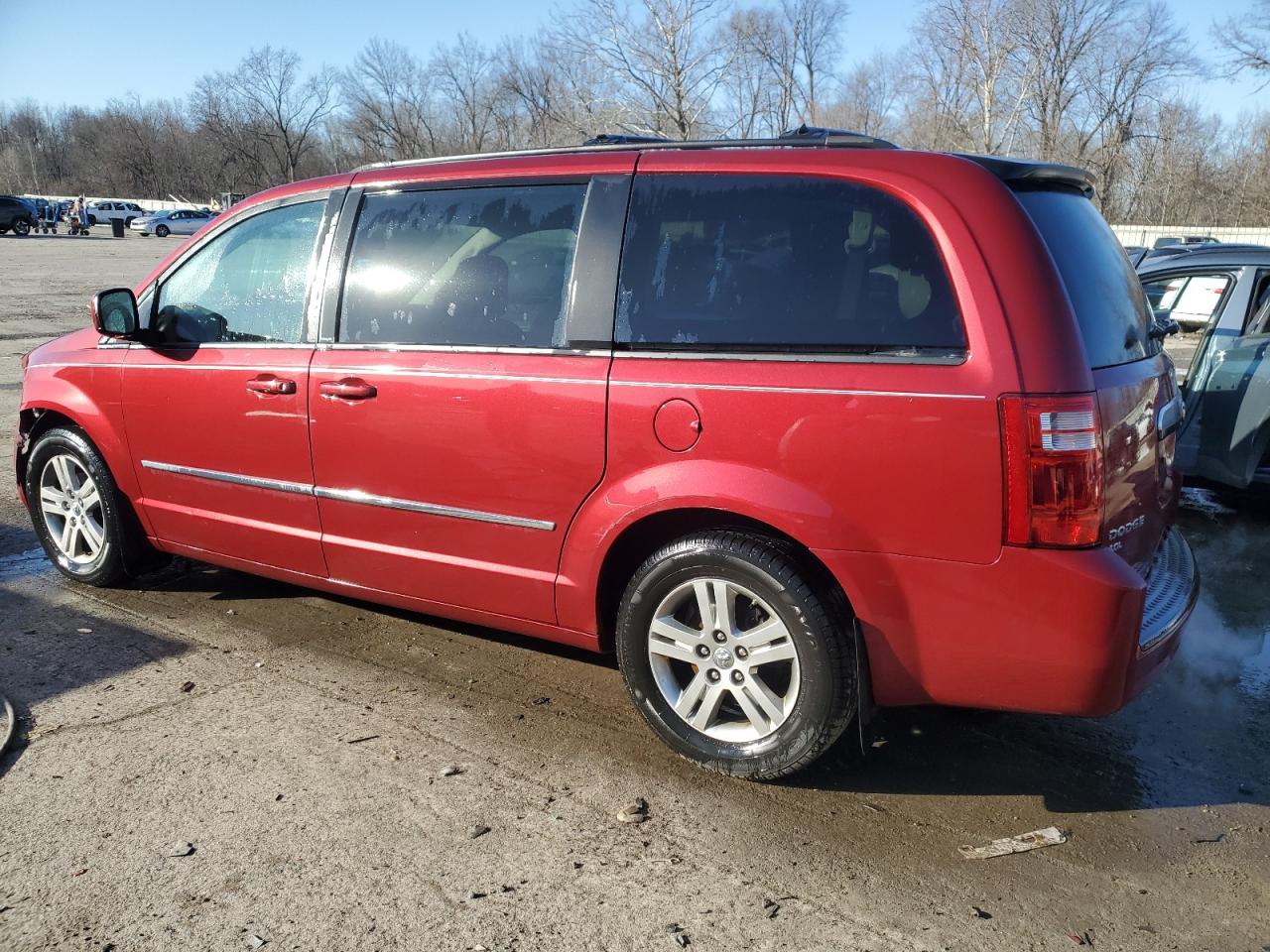 2010 Dodge Caravan - Image 2