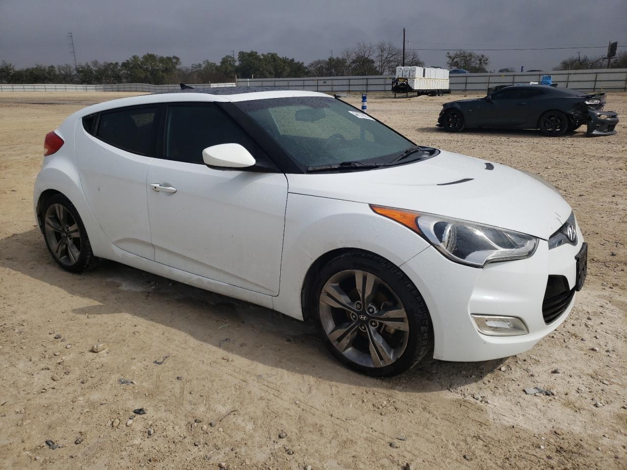 2015 Hyundai Veloster - Image 4