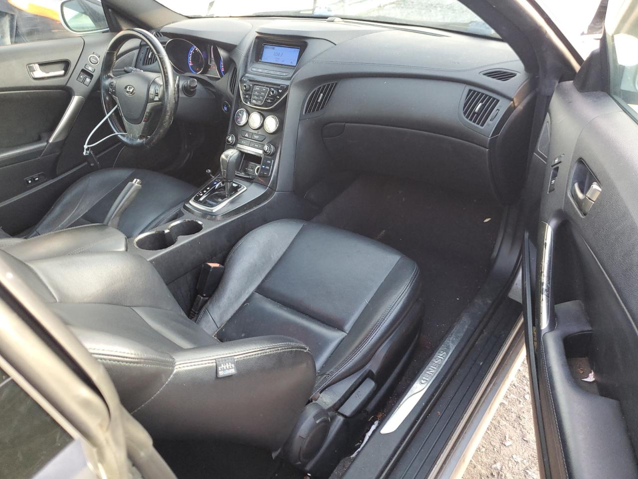 2014 Hyundai Genesis - Image 8