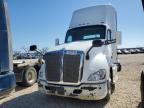 2015 Kenworth T680 Semi Truck იყიდება San Antonio-ში, TX - Minor Dent/Scratches