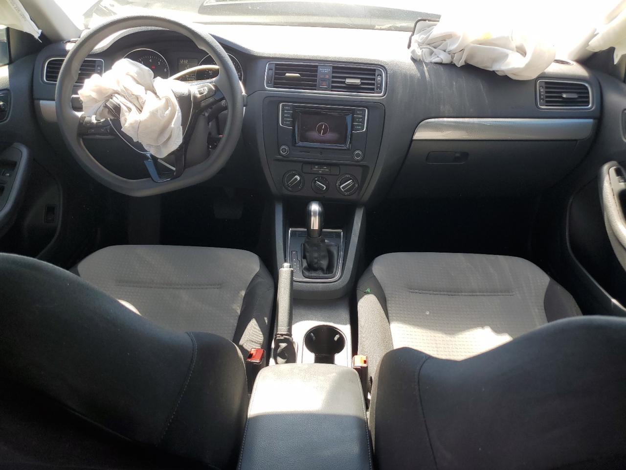 2017 Volkswagen Jetta - Image 8