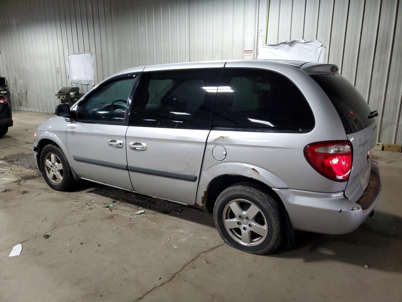 2006 Dodge Caravan - Image 2