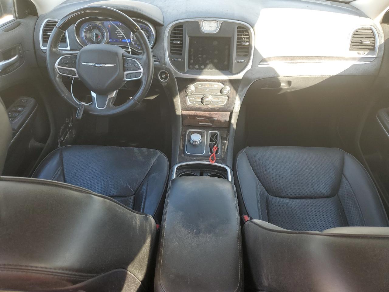 2019 Chrysler 300 - Image 8