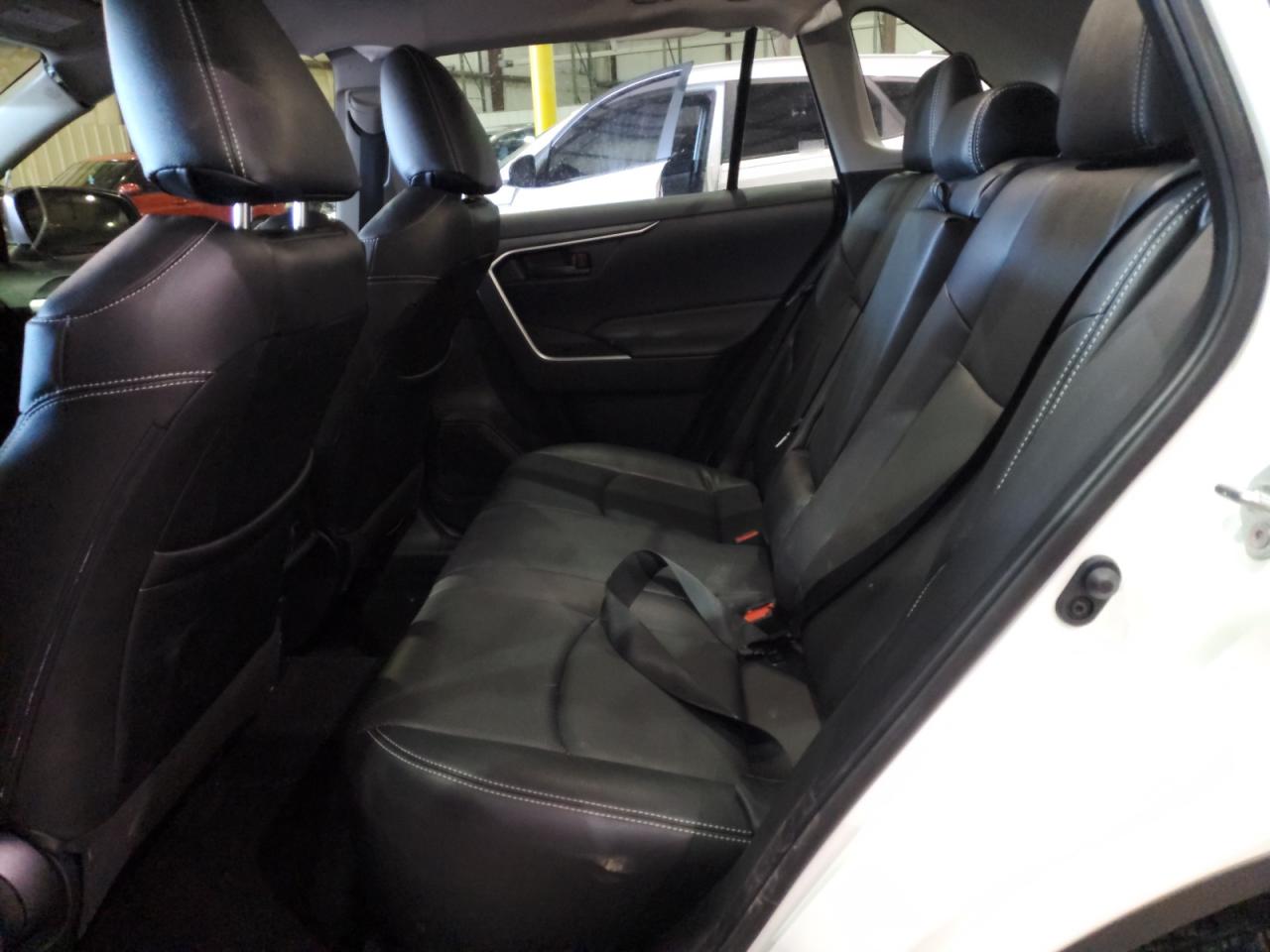 2023 Toyota RAV 4 - Image 11