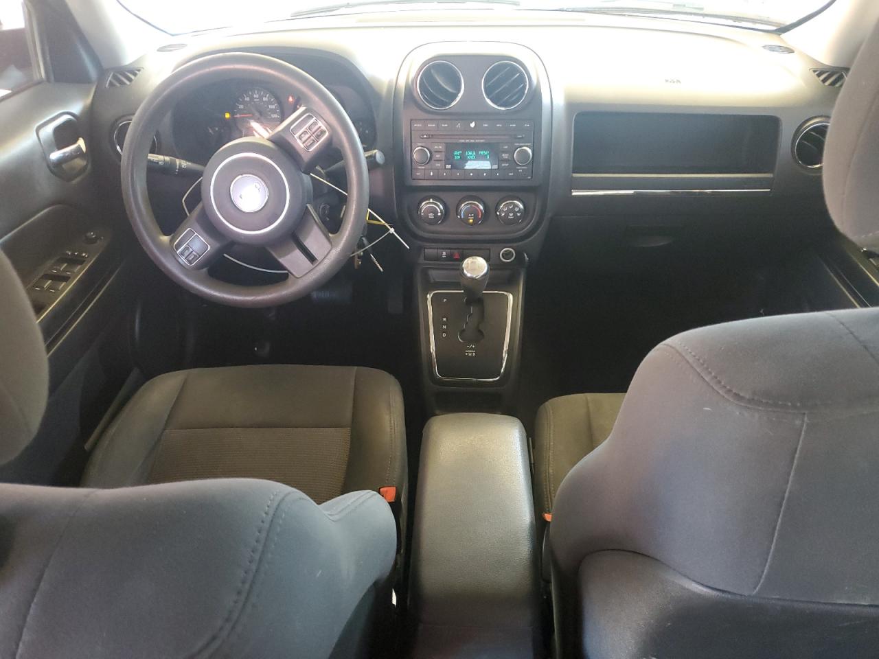 2012 Jeep Liberty (Patriot) - Image 8