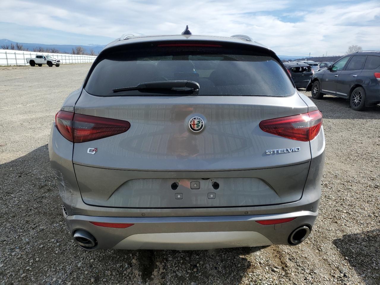 2021 Alfa Romeo Stelvio - Image 6
