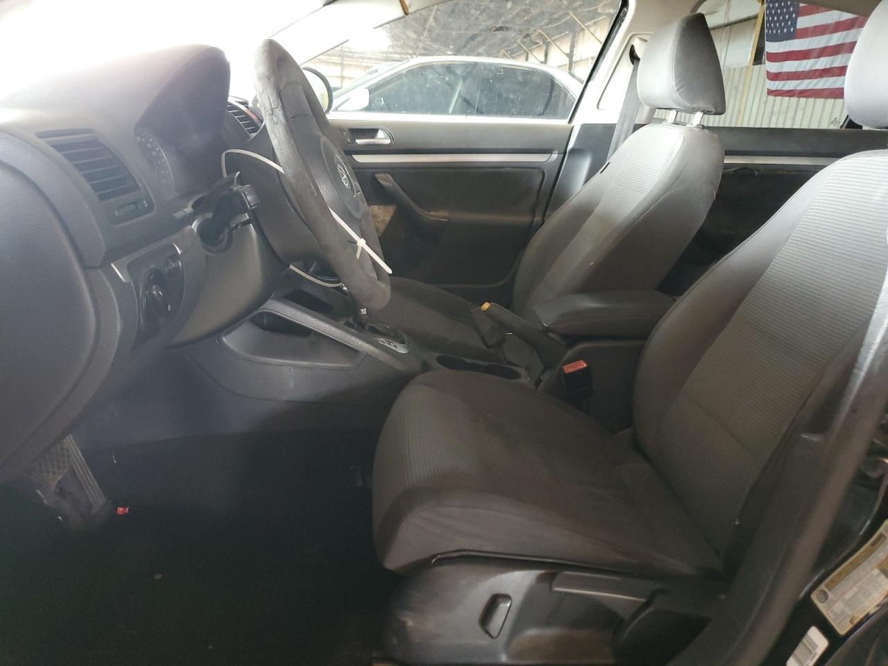 2010 Volkswagen Jetta - Image 7