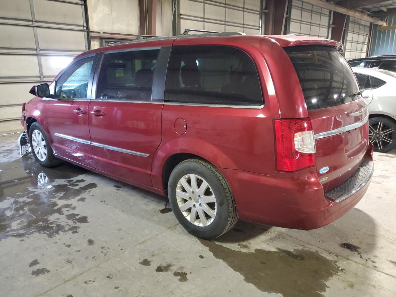 2016 Chrysler Town & Country - Image 2