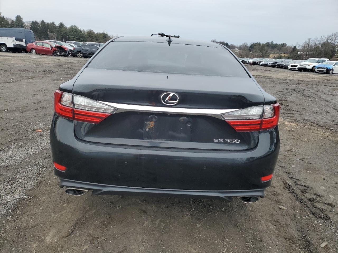 2017 Lexus ES - Image 6
