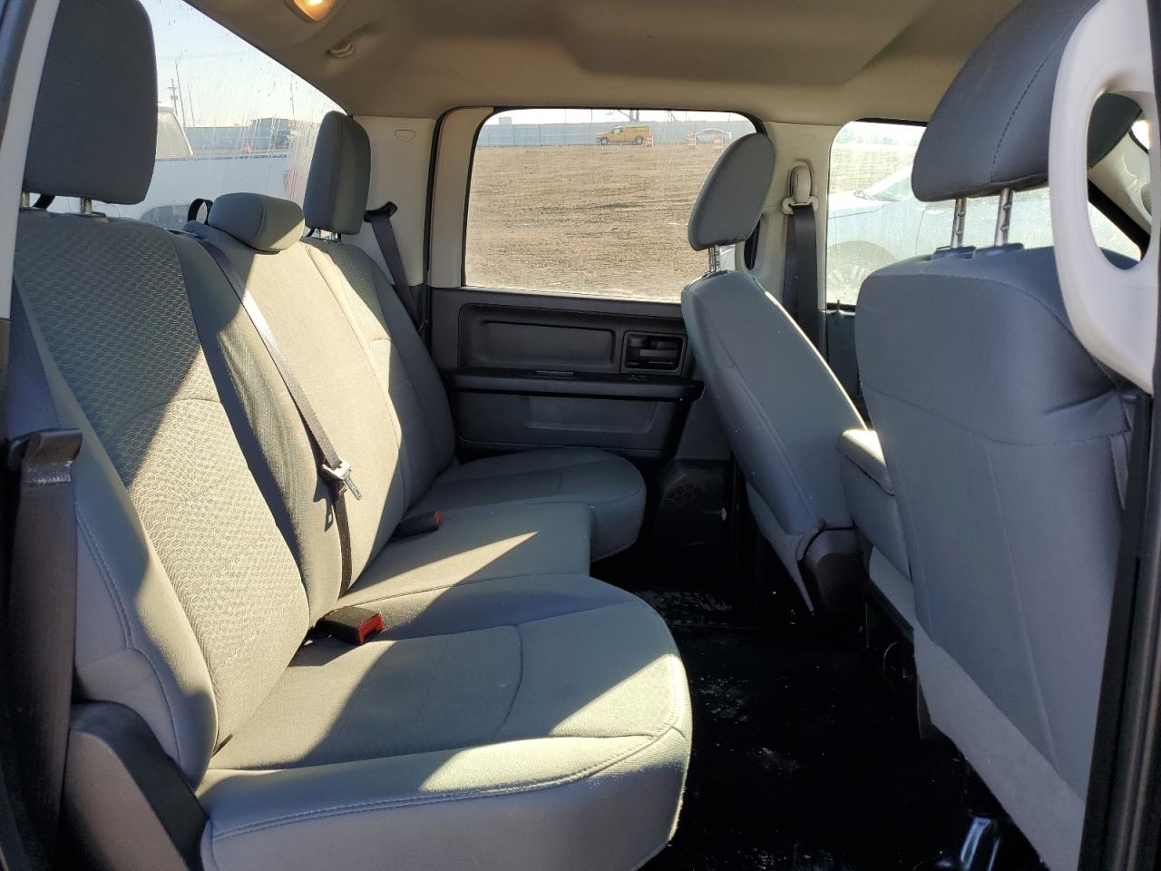 2015 RAM 1500 - Image 10