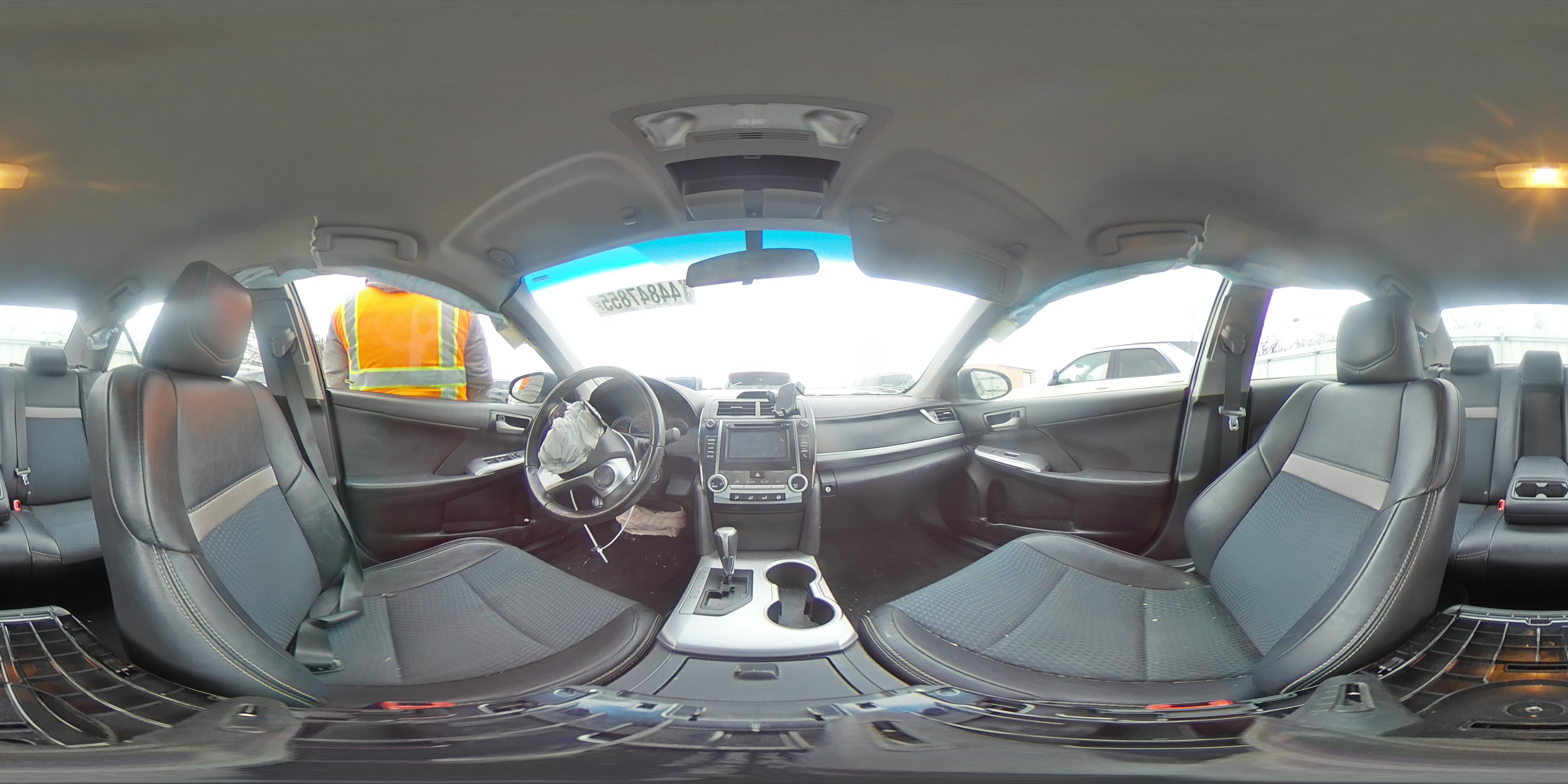 2014 Toyota Camry - Image 12