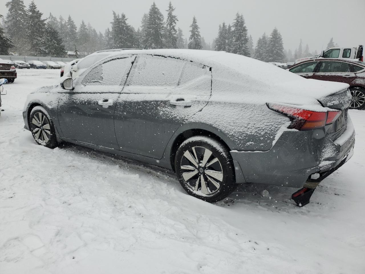 2019 Nissan Altima - Image 2